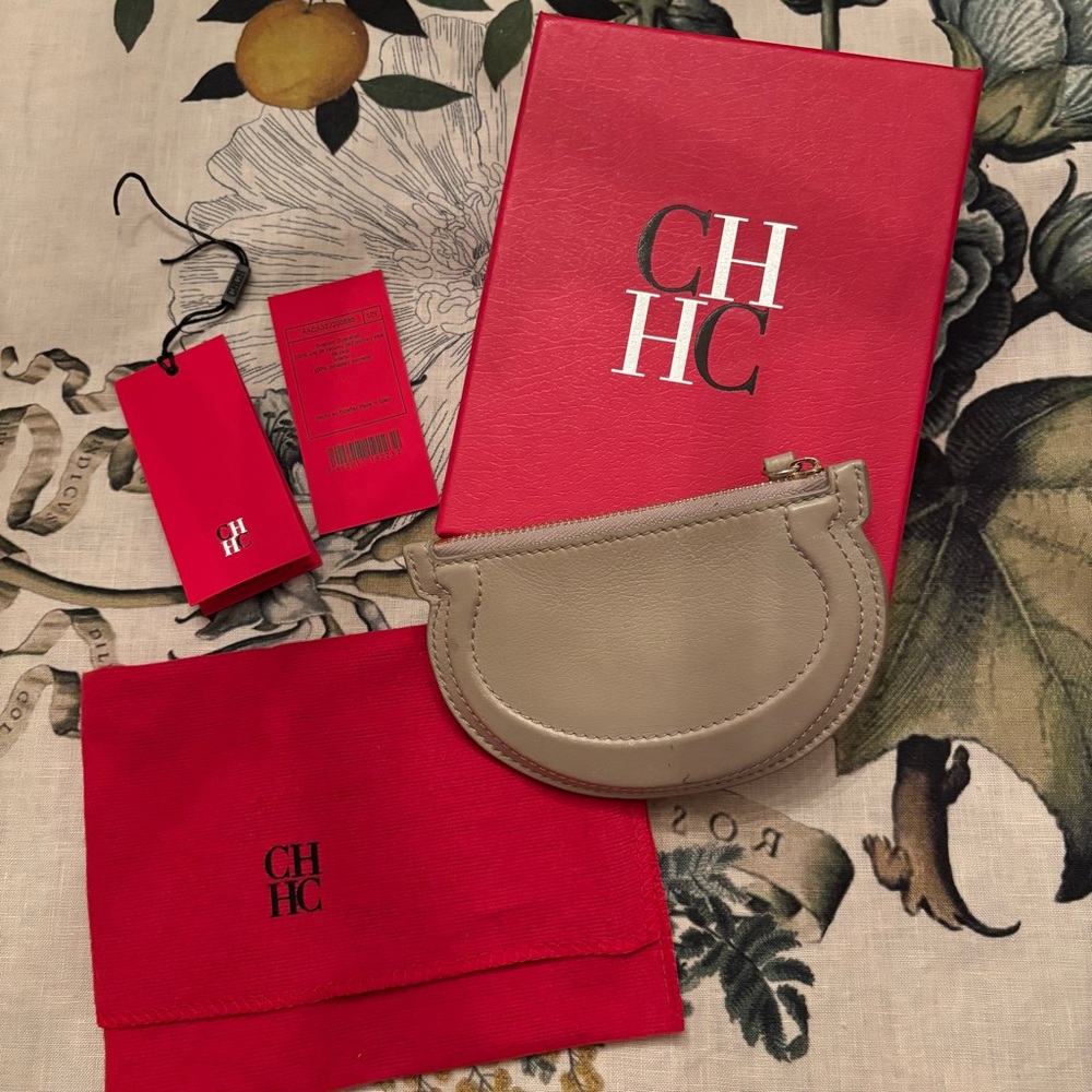 Carolina Herrera Coin Purse Change Purse Leather Creamy Tan with Box
